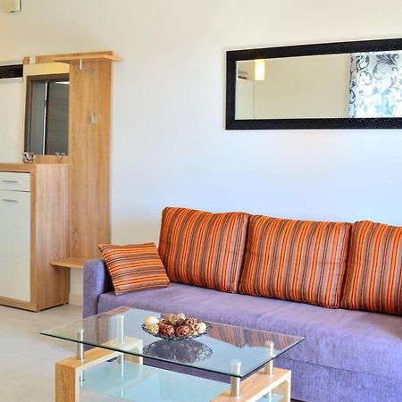 Apartment Domus Lauri Umago Esterno foto